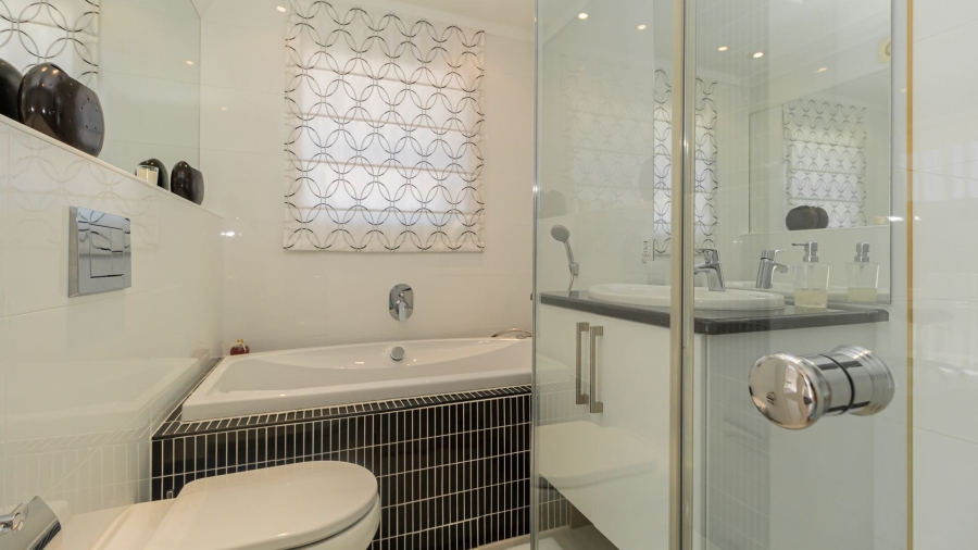 3 Bedroom Property for Sale in Baronetcy Estate Western Cape